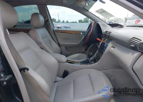 2007 Mercedes-Benz C 230 Sport из США, поврежденный, VIN WDBRF52H17F905780